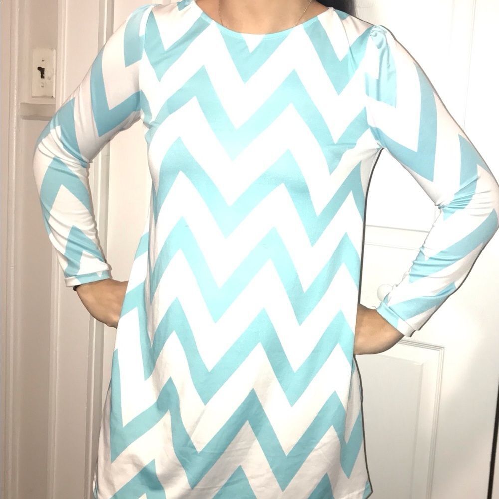 Womens Medium Light Blue and White Wave Pattern Striped Long Sleeves Dress